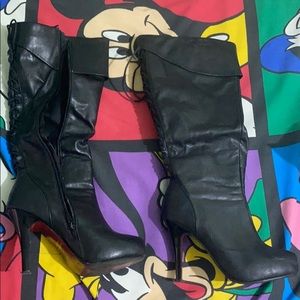 Refresh ah Black 4 inch boots.